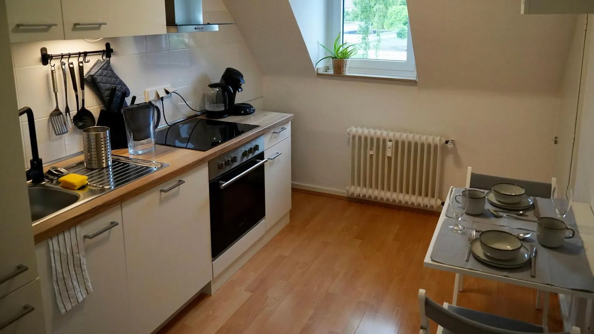 Modern 2.5 Bedroom Duplex Apartment Near Messe, Airport, Arena Dusseldorf