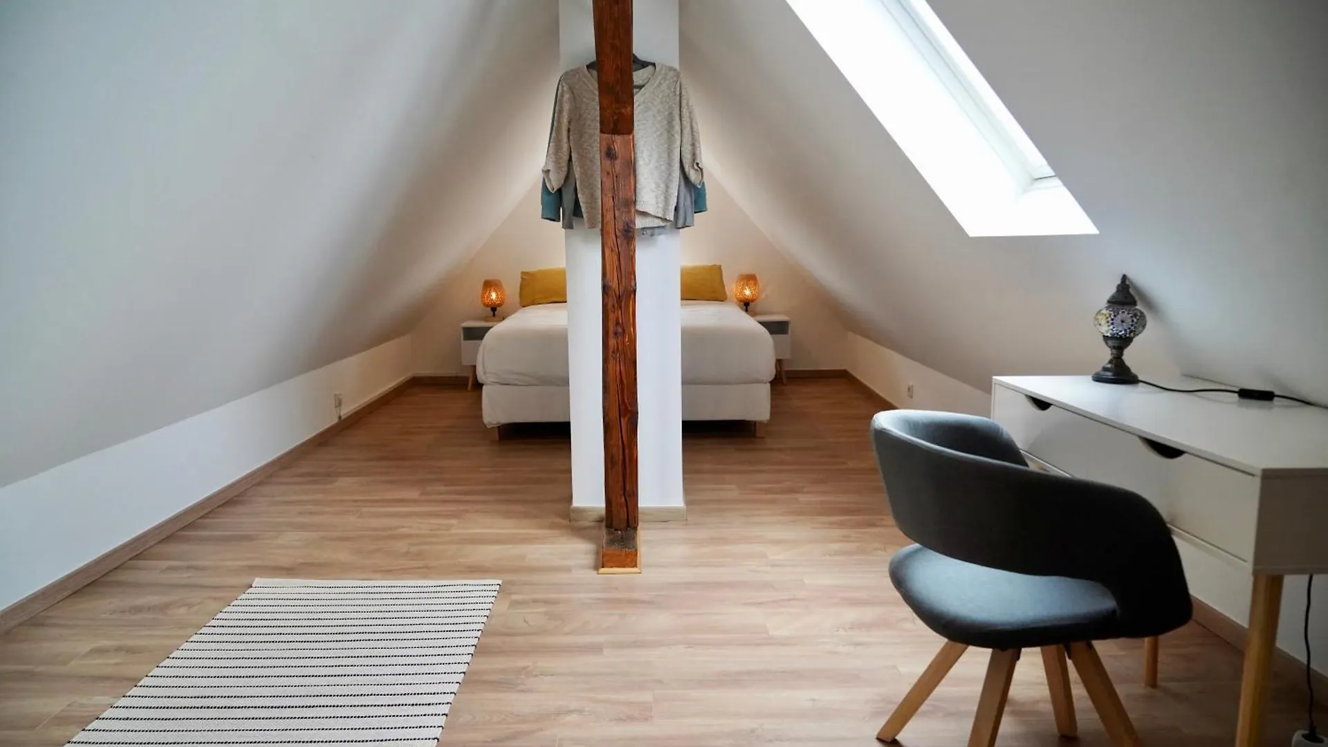 Modern 2.5 Bedroom Duplex Apartment Near Messe, Airport, Arena Dusseldorf