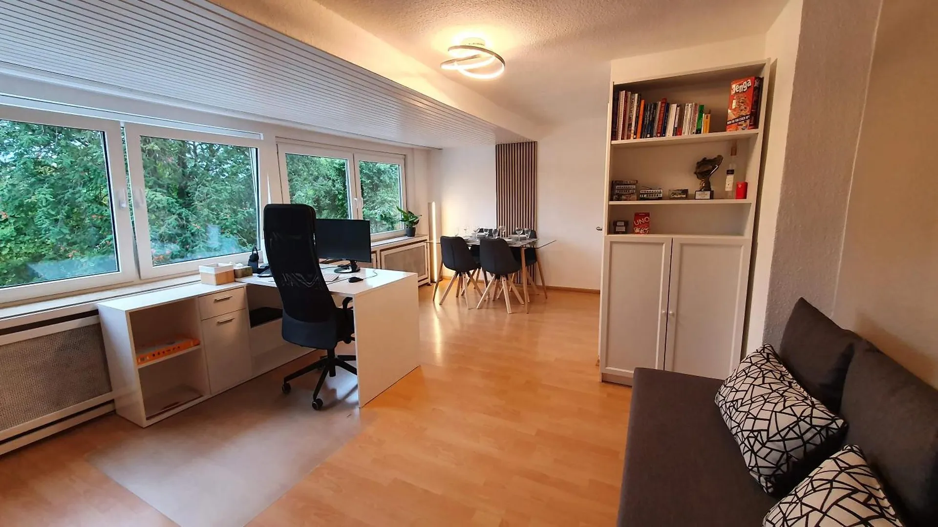 Modern 2.5 Bedroom Duplex Apartment Near Messe, Airport, Arena Dusseldorf