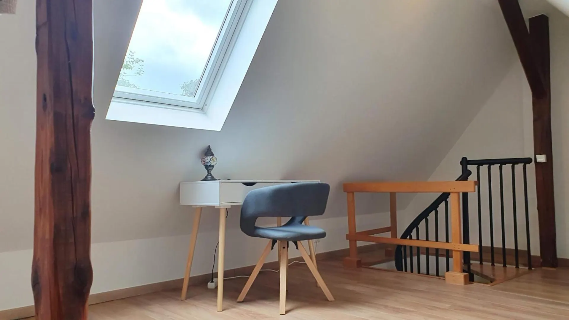 Modern 2.5 Bedroom Duplex Apartment Near Messe, Airport, Arena Dusseldorf