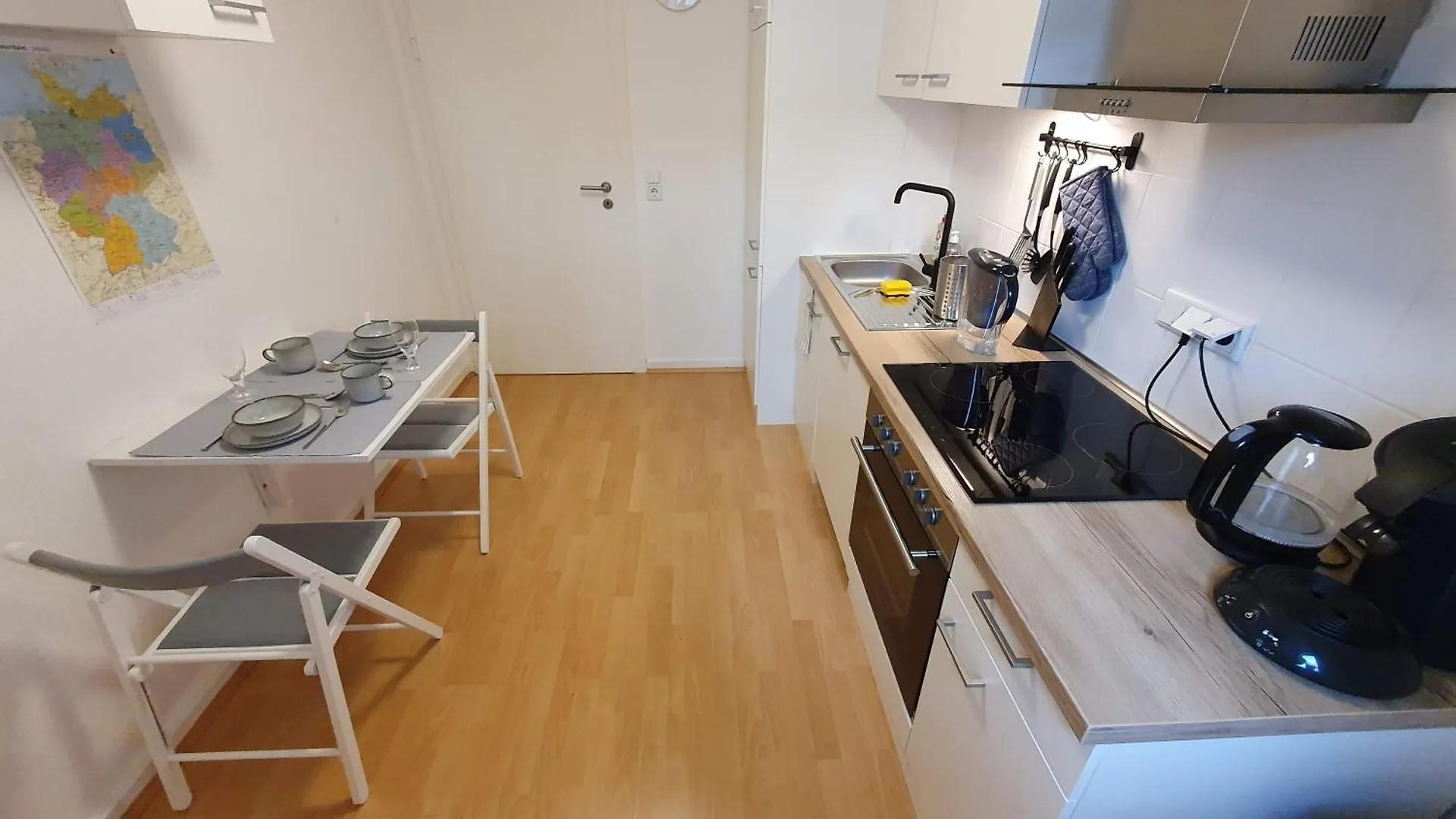 Modern 2.5 Bedroom Duplex Apartment Near Messe, Airport, Arena Dusseldorf