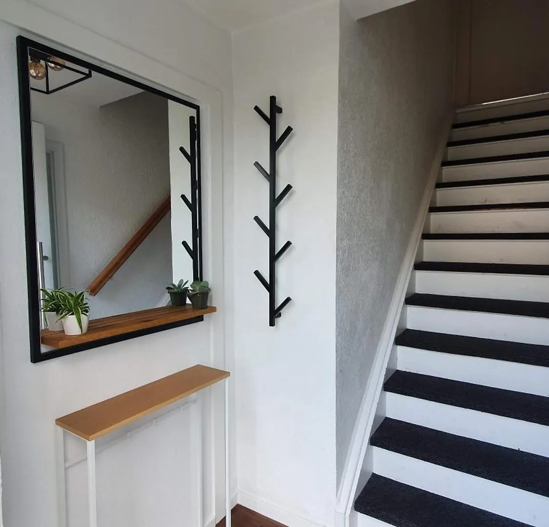 Modern 2.5 Bedroom Duplex Apartment Near Messe, Airport, Arena Dusseldorf 0*,