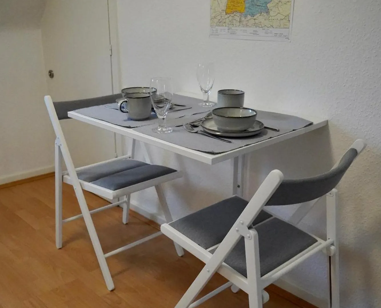 Modern 2.5 Bedroom Duplex Apartment Near Messe, Airport, Arena Dusseldorf