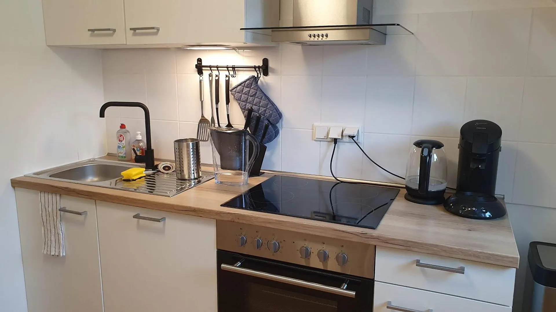 Modern 2.5 Bedroom Duplex Apartment Near Messe, Airport, Arena Dusseldorf Germany